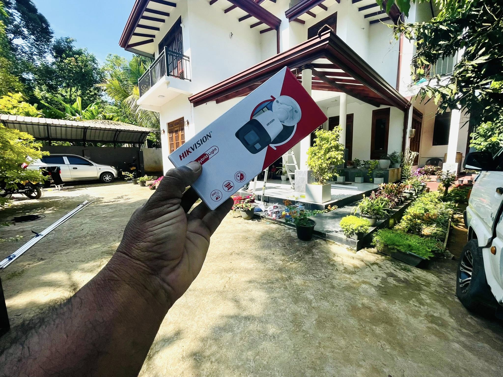 EZVIZ camera and product display